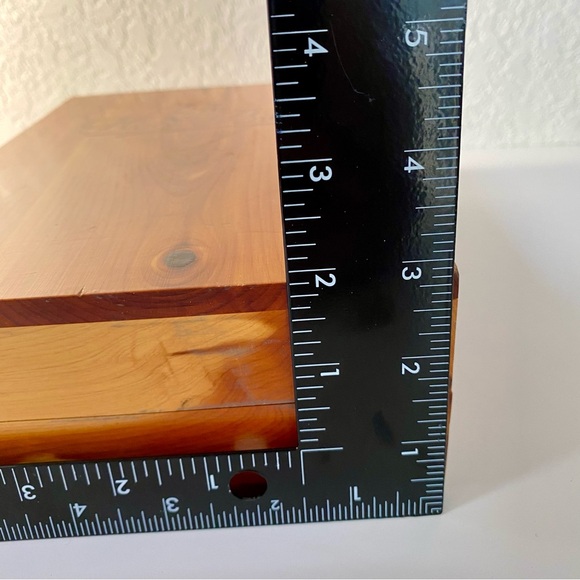 Vintage 1976 Catholic Illustrated Holy Bible Memorial Edition in Wood Cedar Box - Picture 11 of 11